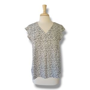 Eliane Rose V Neck, Flutter Sleeve Blouse. Black/White. Size M